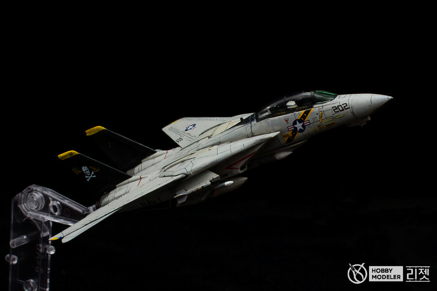 아카데미 1/144 미해군 F-14A VF-84 "졸리 로저스"_12.jpg