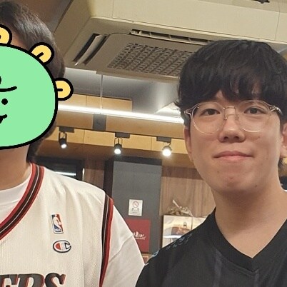 VARREL 소속 PINYA 선수, HARU 선수와 사진_1.jpg