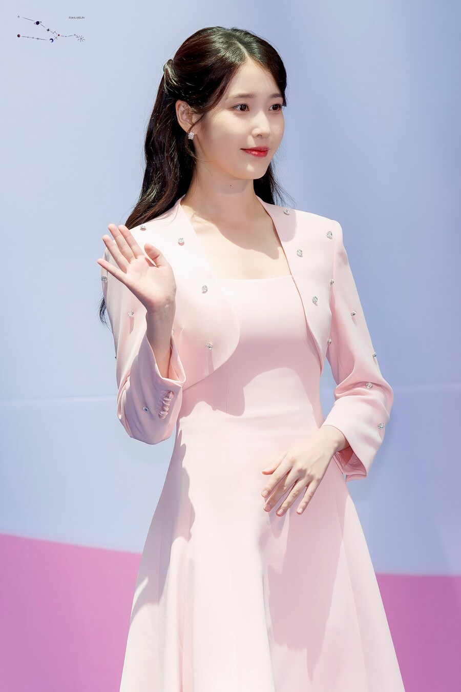 2025.07.25 아이유 인천공항본부세관 홍보대사 위촉식(땡촐이)_4.jpg