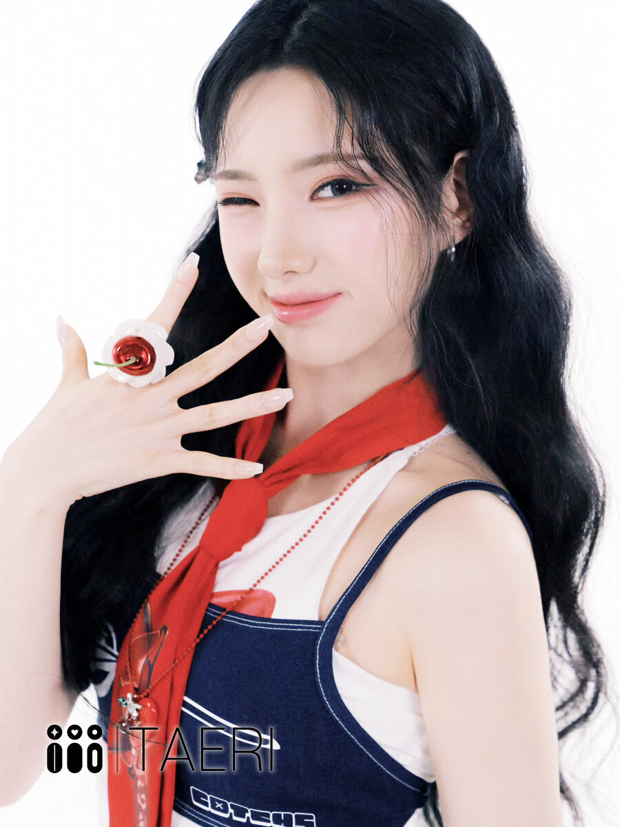 6인조 신인 걸그룹 아이아이아이(iii) 멤버 전원 공개_9.jpg
