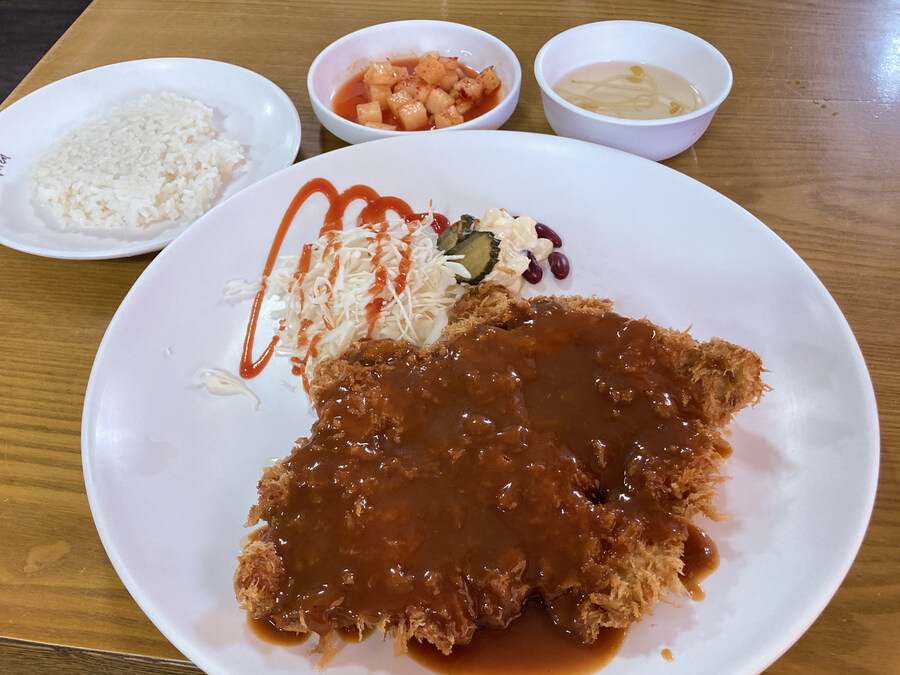돈까스 하니 올리는 동네 오래된 돈까스집_2.jpg
