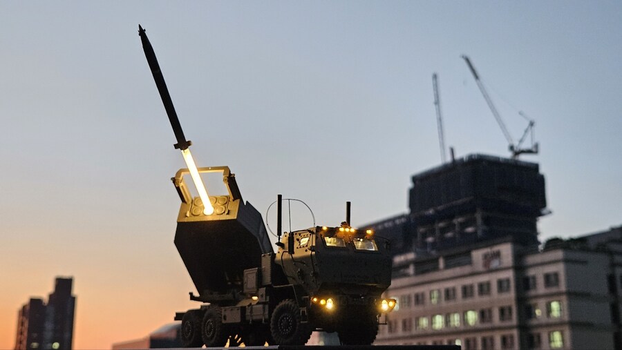 1/35 Foreart USMC M142 HIMARS 발사 (w. LED)_39.jpg