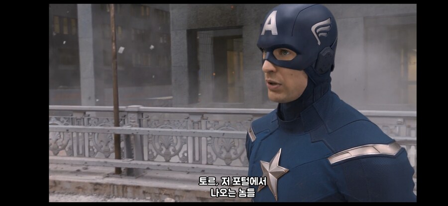 mcu)스티브가 버키에게 방패를 안준 이유_5.jpg