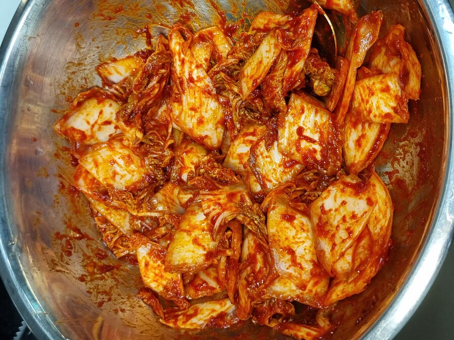 김장시즌은 아니지만 수육과 겉절이_1.jpg