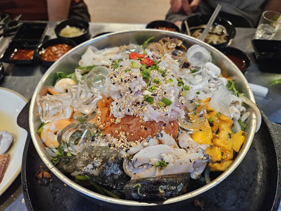 회 포함 수산물을 저렴한 가격에 먹을수 있는 경남 진해 동부회센타_26.jpg