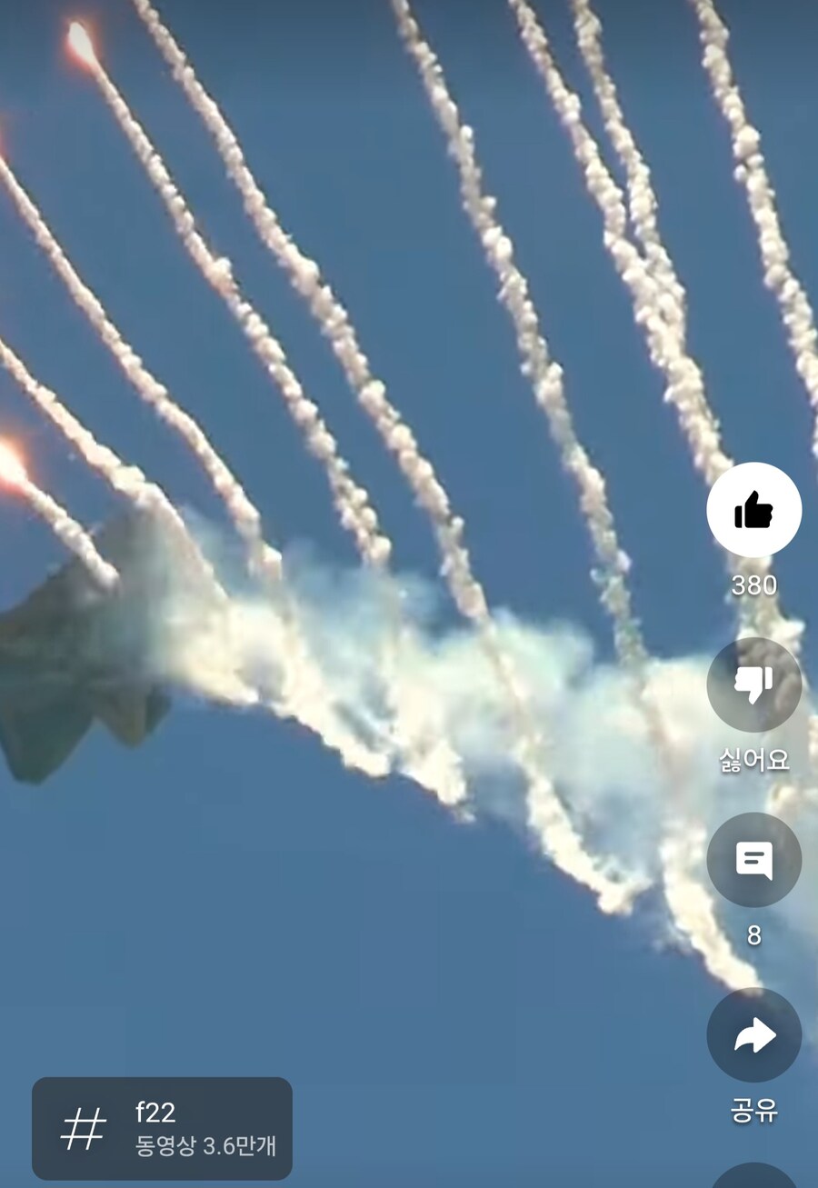 F-22 아카데미 울프팩 랩터_LED플레어 디오라마_5.jpg