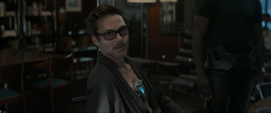 [MCU]우주에서 해매는라 몸상태가 말이 아니었던 토니 스타크_1.jpg