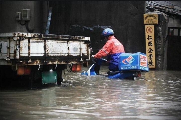 폭우가 쏟아지더라도 우리가 어떤 민족입니까!!_3.jpg