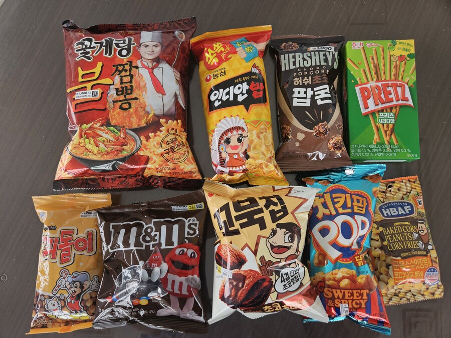 다이소 만원어치 과자들 & 꽃게랑 불짬뽕맛_1.jpg