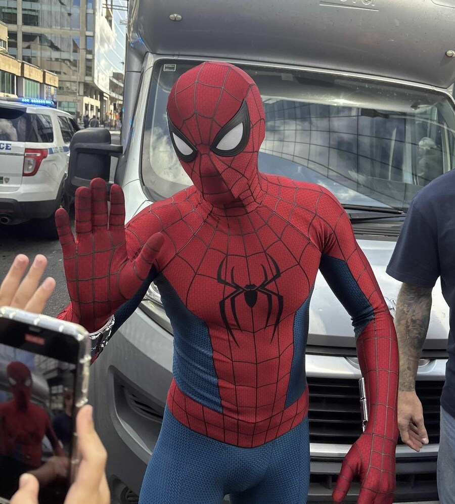 MCU) 의외로 혹평 받는 새 스파이더맨 슈트_3.jpg