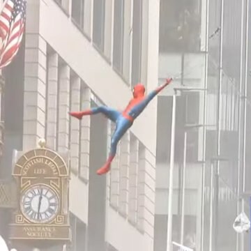 MCU) 스파이더맨 웹스윙은 실제로 찍으면 별로야!_2.jpg