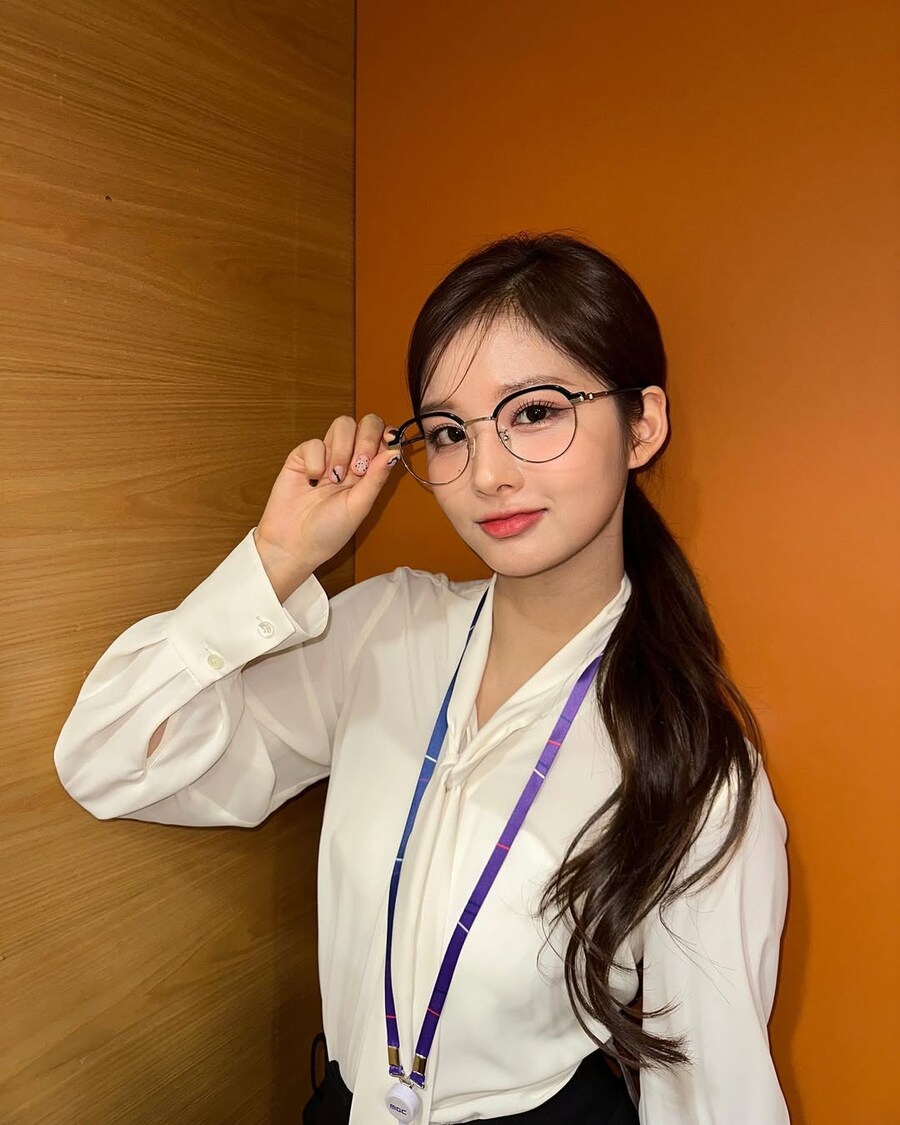 여성아이돌 안경_13.jpg