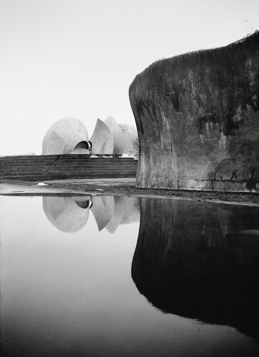 기이한 감성이 느껴지는 소련 시절 건축물.jpg_3.jpg