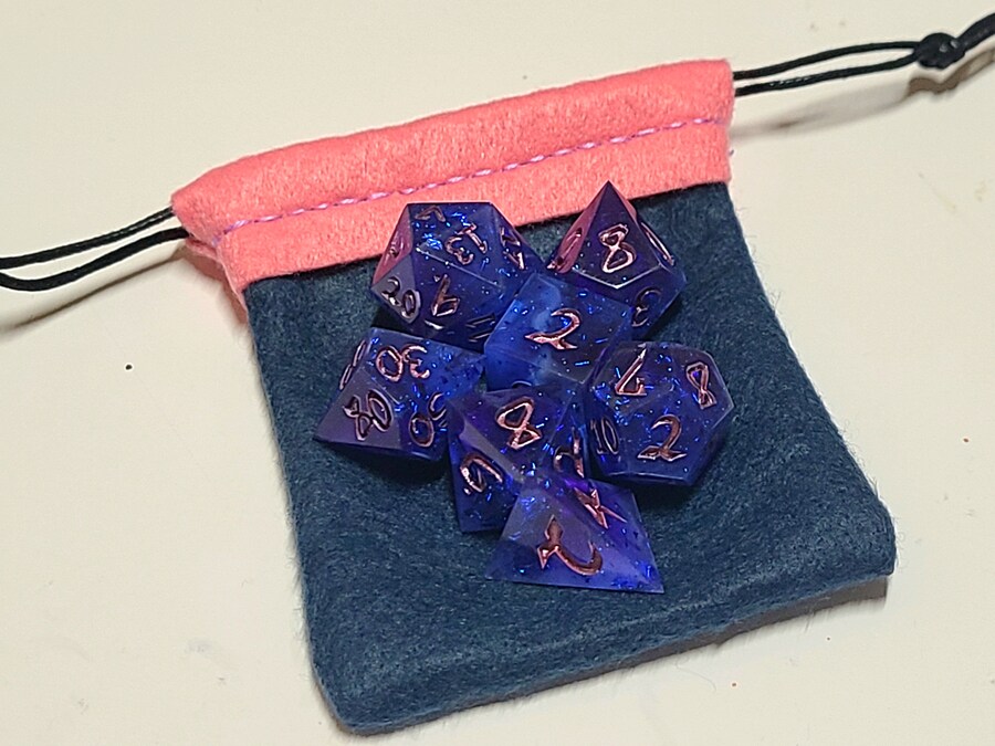 DnD 세션 감상 겸 파티원들에게 선물한 레진 주사위_14.jpg