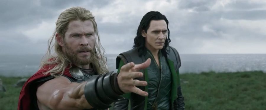 [MCU]박살난 토르의 망치_3.jpg