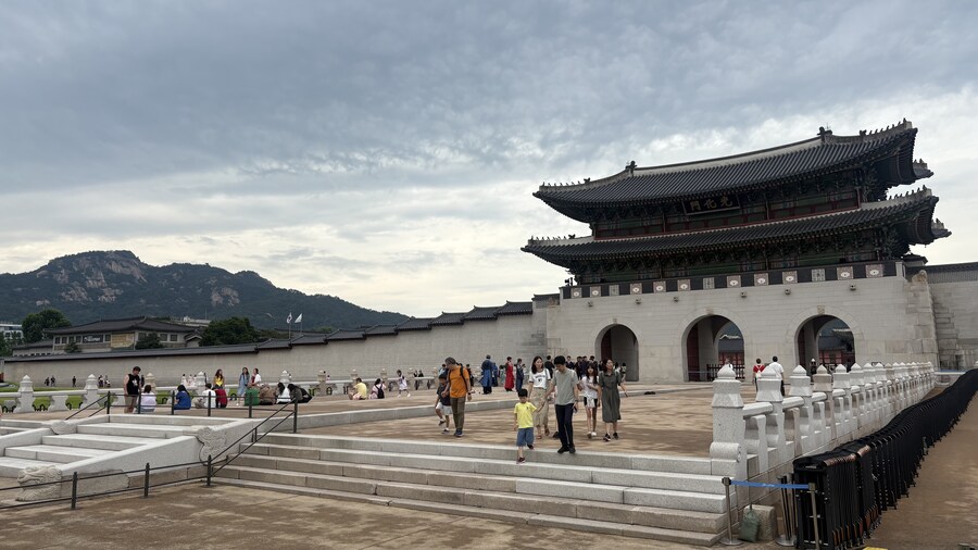 경복궁 얼마 전에 가봐서 다행이네_3.jpg