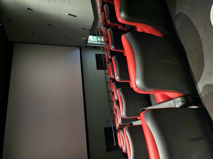 공포영화 보러 왔는데 아무도 없다_1.jpg