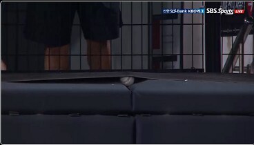 당연히 홈런이 아닌 거_2.png