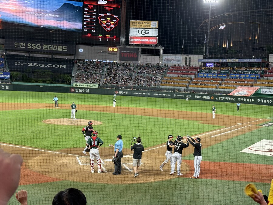 야구)오 ㅅㅂ 홈런 홈런_1.jpg