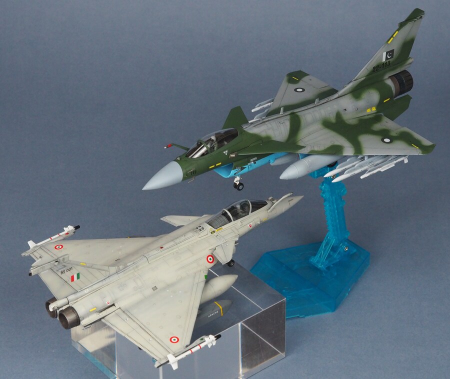 Trumpeter 1/72 J-10CE & Rafale (2 in 1)_10.jpg