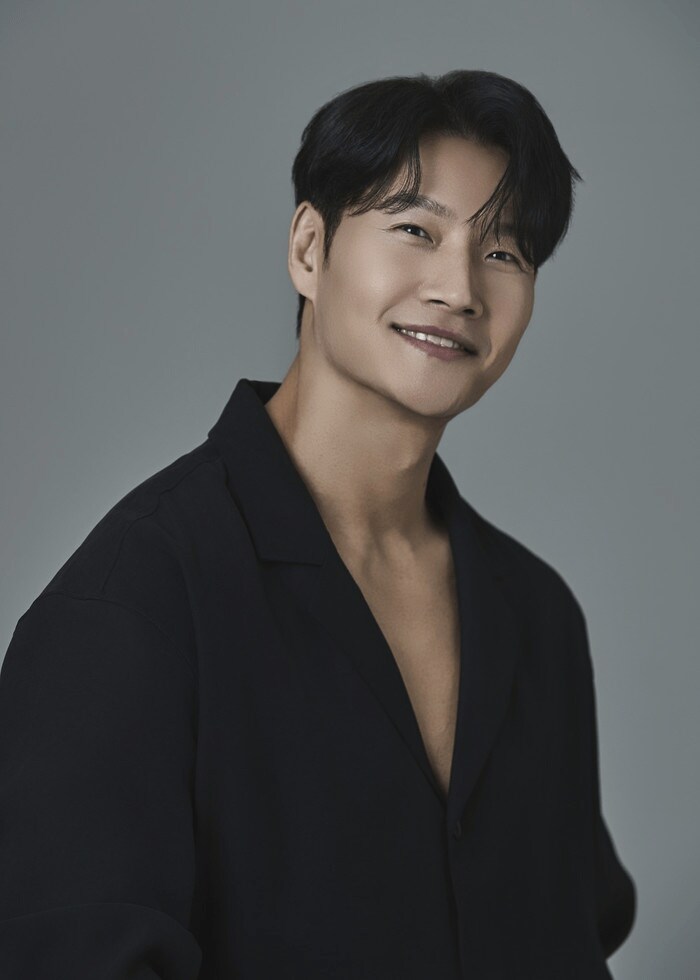 [단독] 가수 김종국, 드디어 결혼데뷔 30주년 맞아 인생의 새로운 출발_1.png