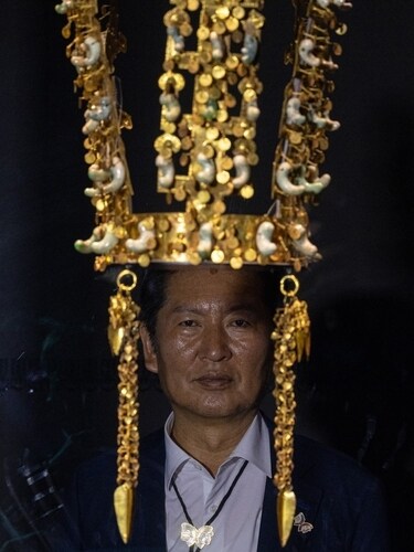 금관 쓴 정청래?… "왕 노릇" 비판 일자 SNS 게시물 삭제_1.jpg