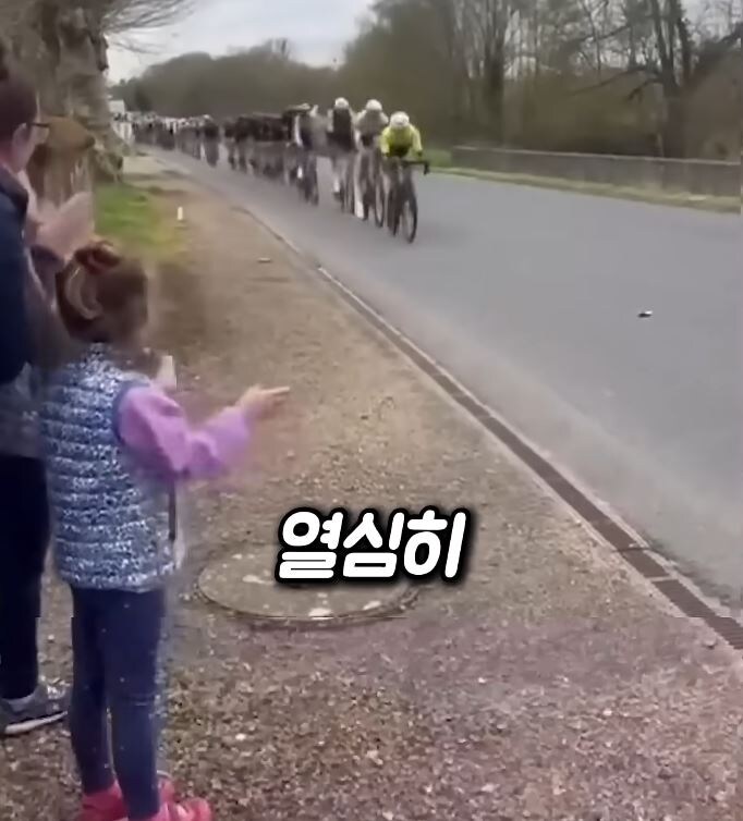 소녀팬:(오열) jpg._2.jpg
