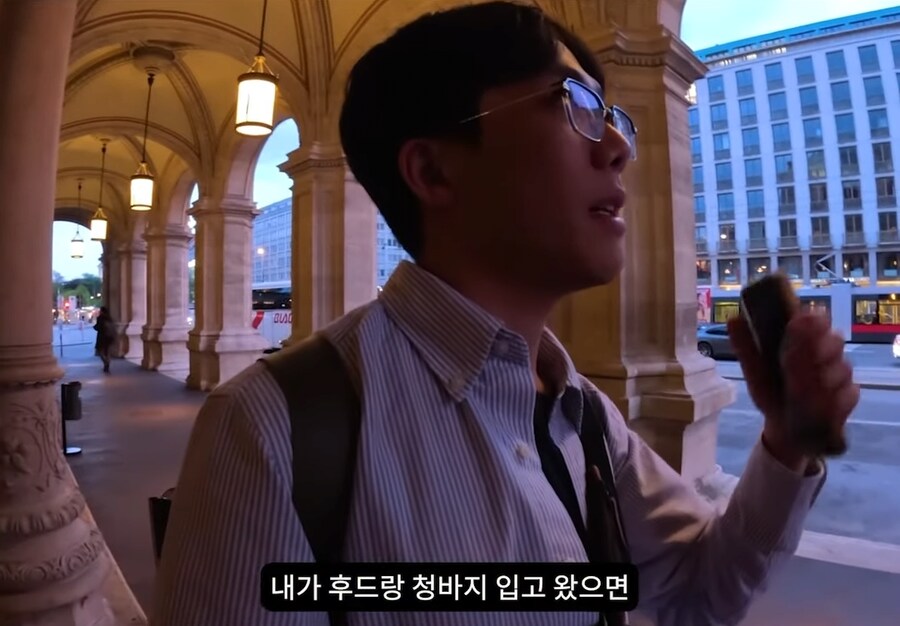 오페라에 청바지에 후드티를 입고가는건 예의 없는걸까?_12.png