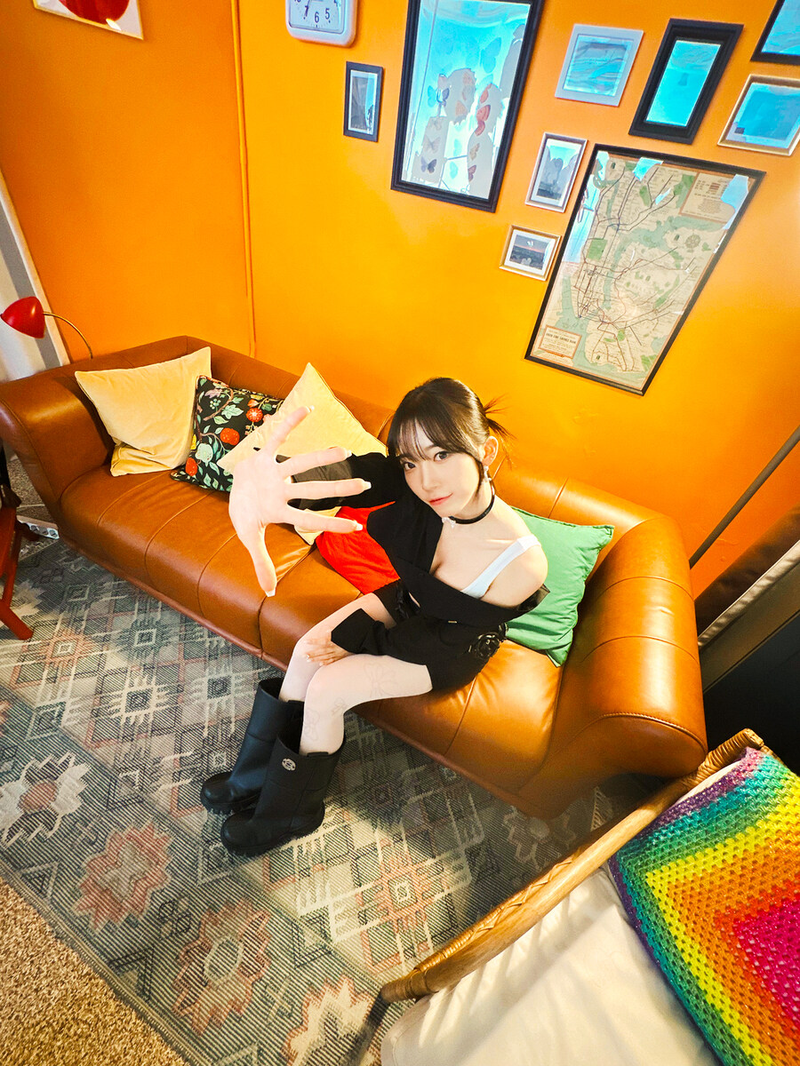 iii(아이아이아이), AI 세계에서 현실로 넘어온다_7.jpg