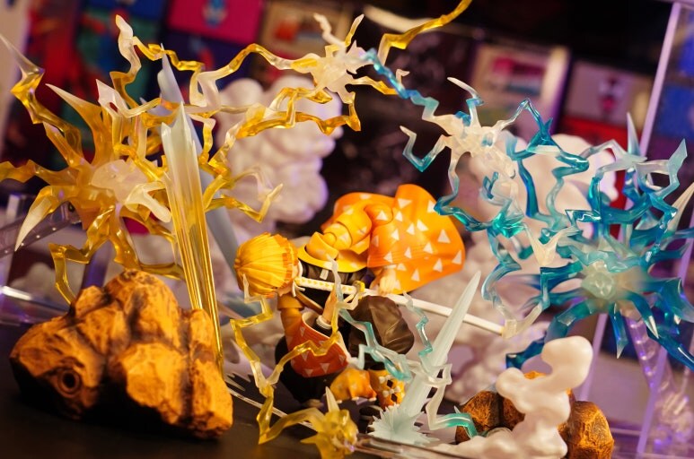 귀멸의 칼날 젠이츠 액션피규어로 번개의 호흡 포징하기📸_10.jpg