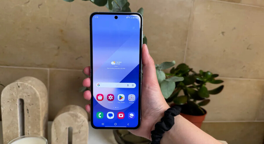갤럭시 Z 플립6 One UI 8 베타 2차 펌웨어 업데이트_1.jpg