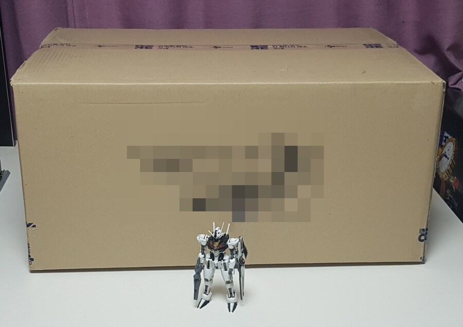 이 박스에는 걸프라 하나가 들어있다_1.jpg