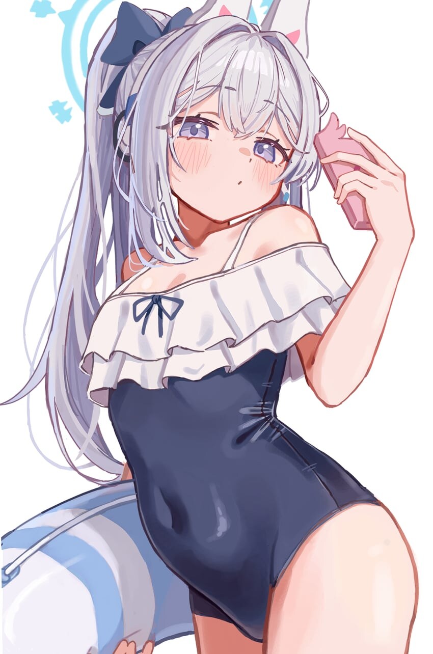 블루아카) 뭔가 잘 먹고 다니는 토끼_1.jpg