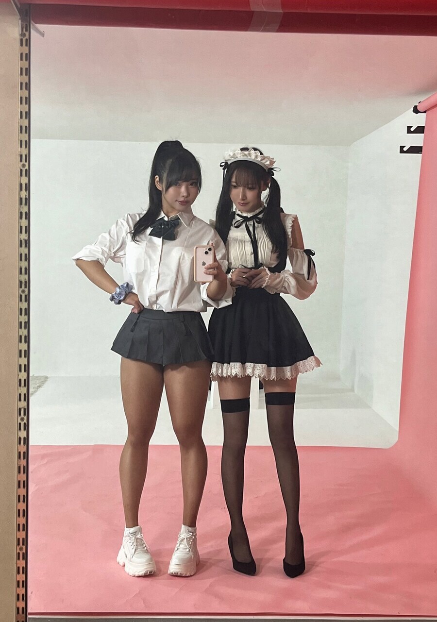 같은 미소녀인데 허벅지 때문에 장르가 달라짐_1.jpg