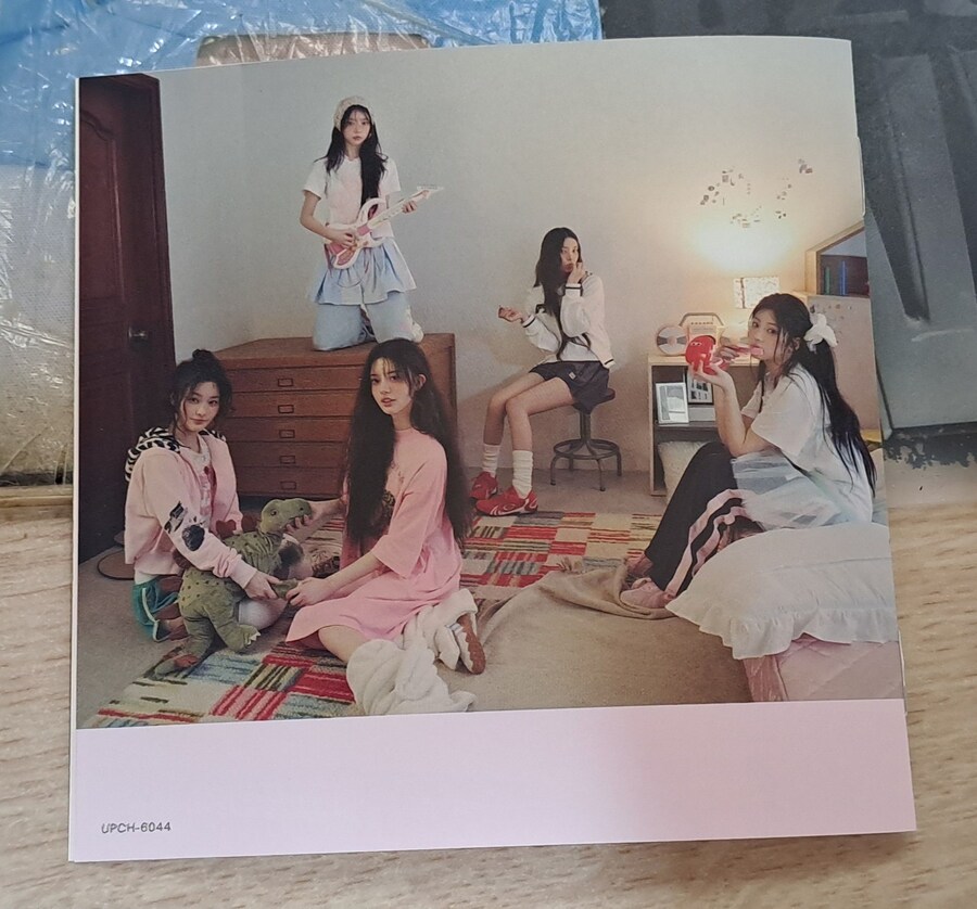 아일릿 時よ止まれ Japan 1st Single (통상판) 앨범_6.jpg