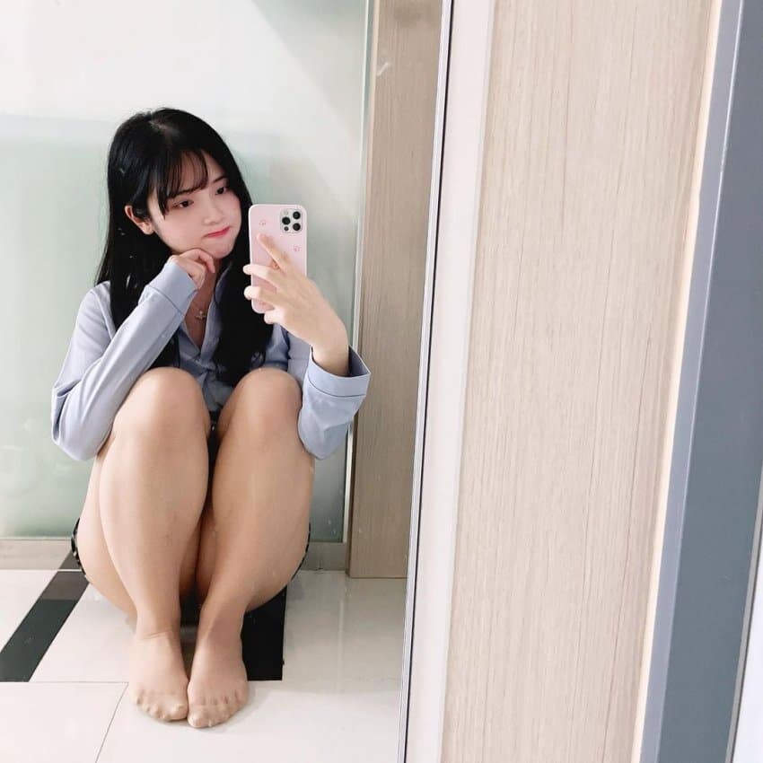 모두들 잠든 새벽 세시 나는 스타킹짤을 올리죠._8.jpg