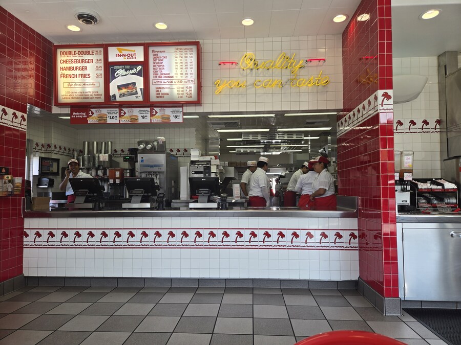 대충 사묵는 들락날락 (In & Out) 햄부기;ㅎ_1.jpg