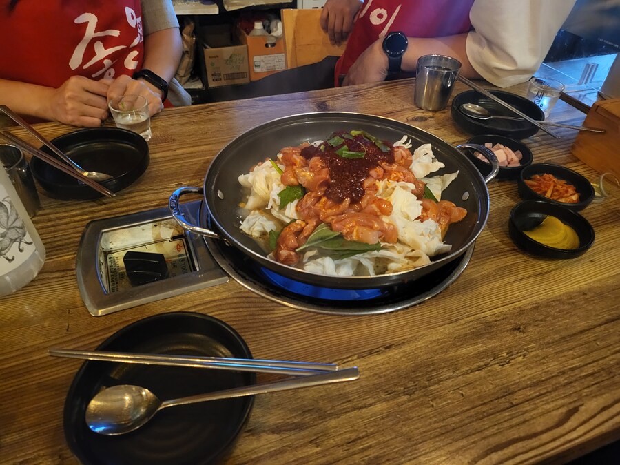 흑흑 한국 안녕 잘있어_1.jpg