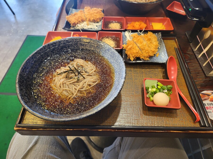 흑흑 한국 안녕 잘있어_3.jpg