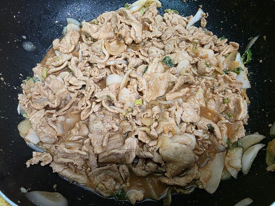 직장에서 3천원씩 걷어서 해먹는 점심 열무비빔밥 된장찌개_3.jpg
