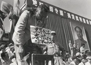 Q: 걍 부자들 죽이고 레볼루숑 하죠?_5.webp