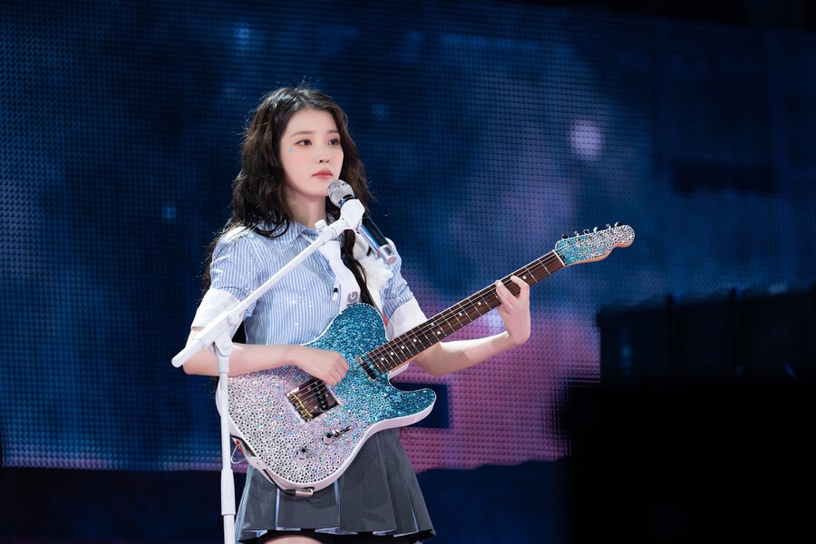 멜론 메거진, 우리의 여름을 보내며, 아이유(IU) '바이, 썸머'_4.jpg
