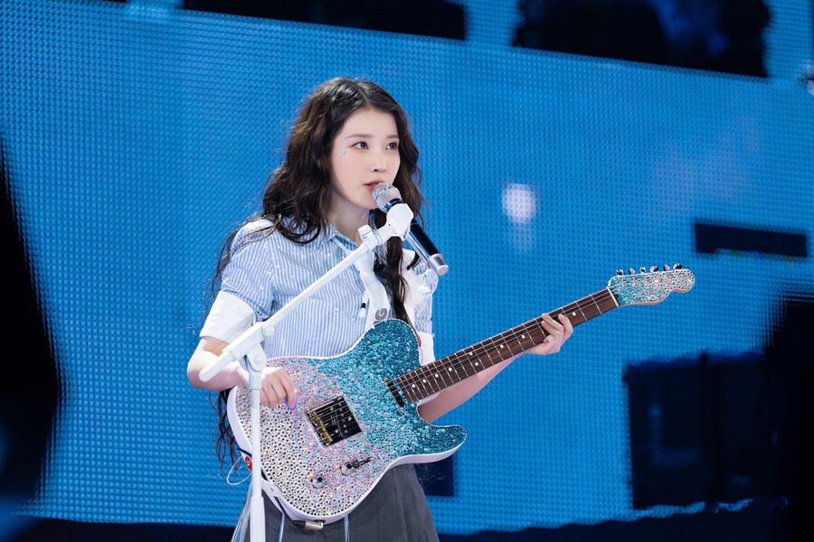 멜론 메거진, 우리의 여름을 보내며, 아이유(IU) '바이, 썸머'_5.jpg