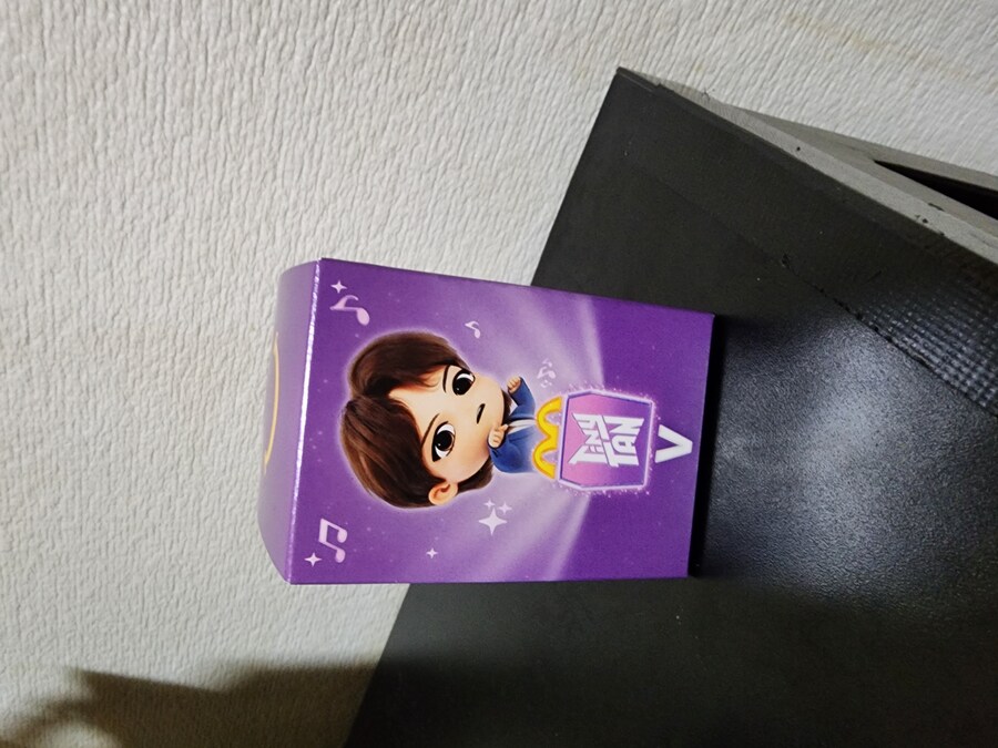 맥도날드 해피밀 x BTS_1.jpg