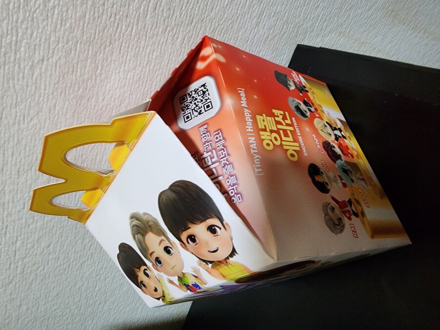 맥도날드 해피밀 x BTS_2.jpg