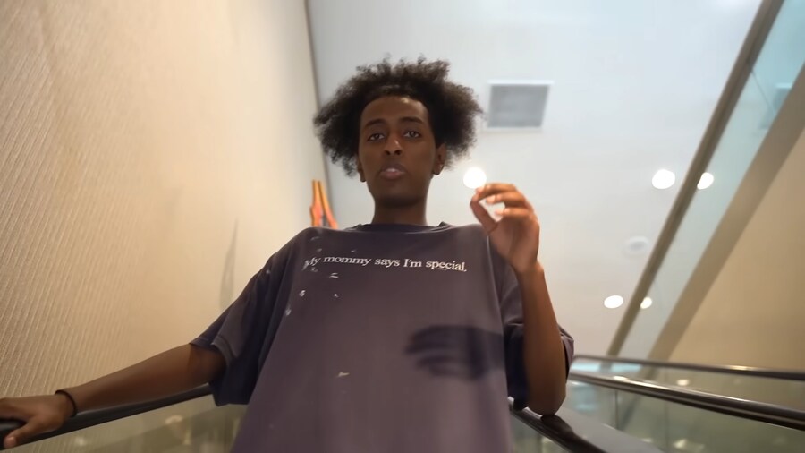 어몽어스)인종차별 임포스터를 추적하는 유튜버_7.png