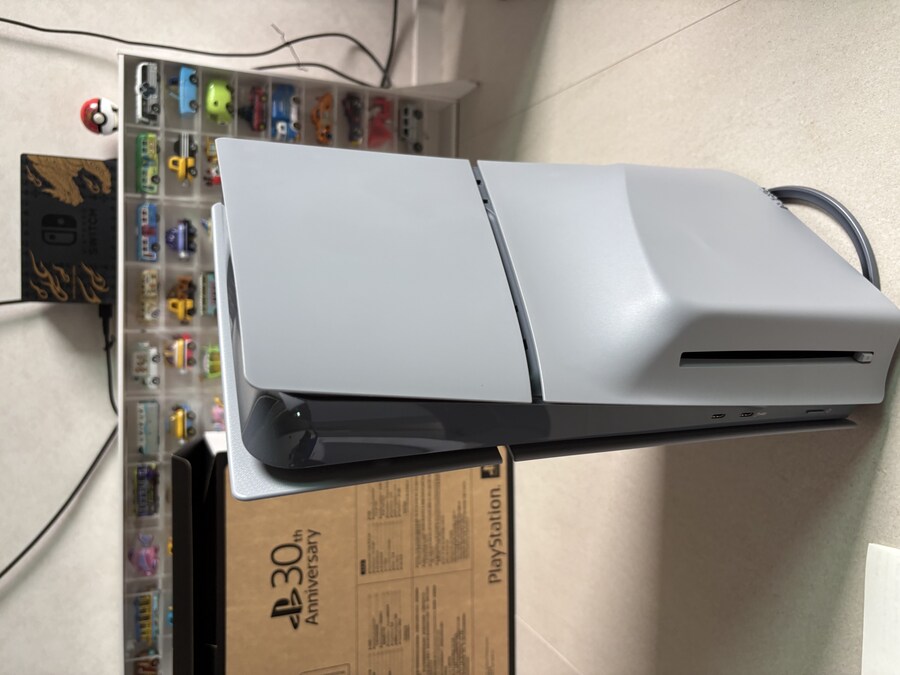 플레이스테이션 30주년 콘솔 언박싱_51.jpg