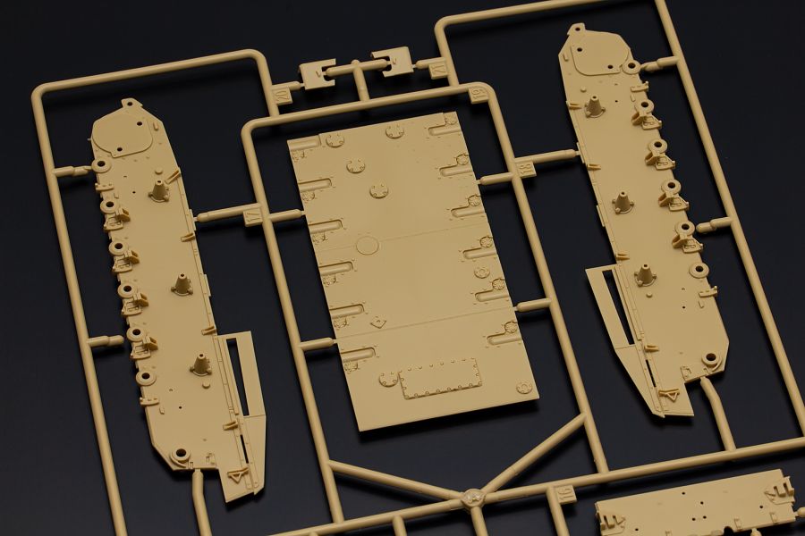 [아카데미 과학] 1/35 독일 3호전차 N형 아프리카 군단 런너 사진_3.png