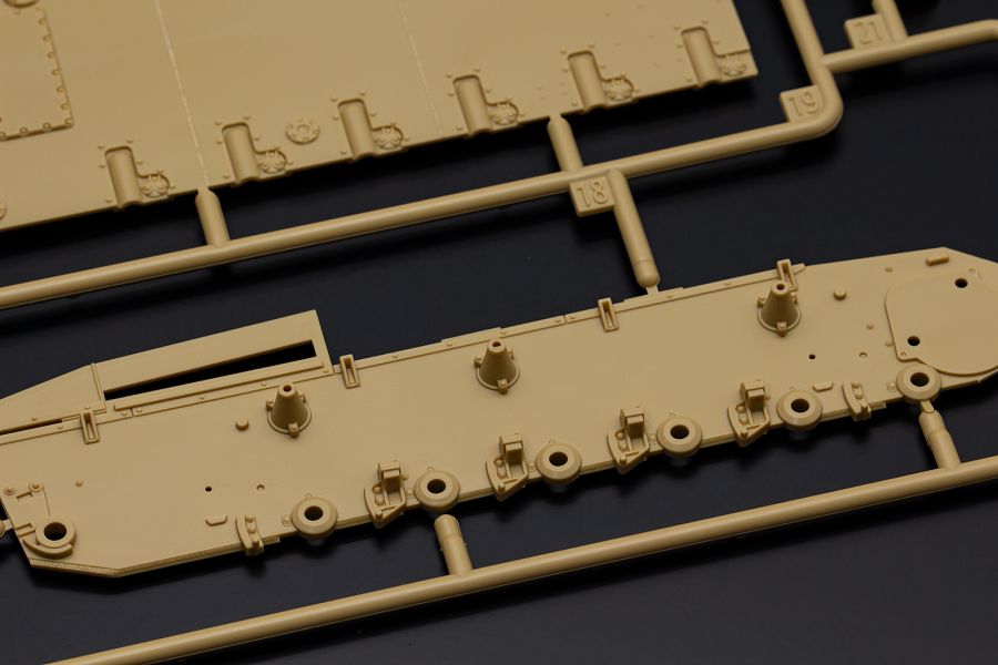 [아카데미 과학] 1/35 독일 3호전차 N형 아프리카 군단 런너 사진_5.png