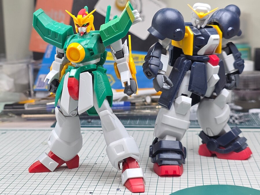 [즐거운 구판] 1/144 볼트 건담 및 드래곤 건담 개수_4.jpg